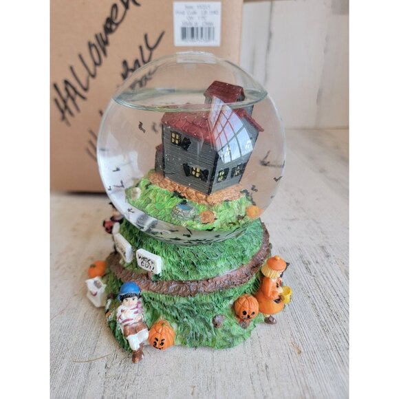 Halloween snow globe AS IS haunted house vintage home decor ghost - Picture 3 of 7